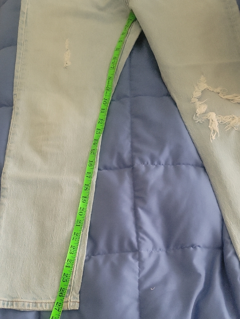 Levi's Distressed Jeans - Picture 10 of 10